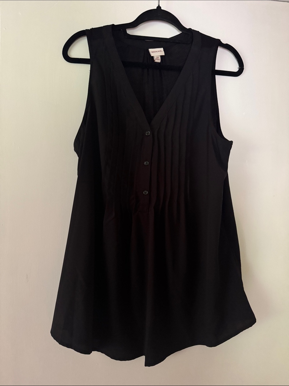 Merona Black Sleeveless V-Neck Pintuck Button Front Camisole